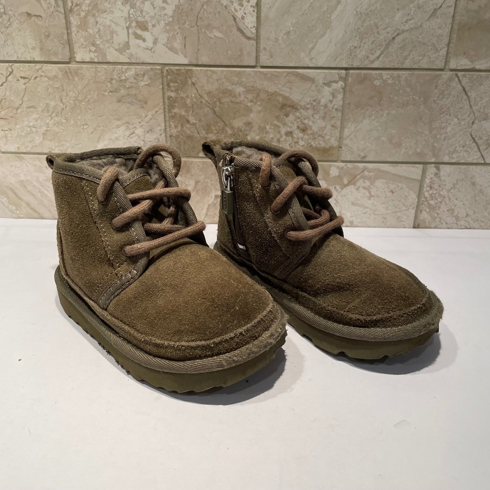 UGG Neumel II Burnt Olive Suede Toddler Boots Size 8 USA‎